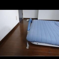 折りたたみベッドの画像