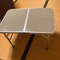 バーベキューする時の机の画像