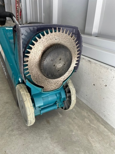 makita マキタ 18V 芝刈り機　MLM160DZ 充電式芝刈機 