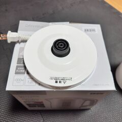 【家電２点】電気ケトル 1.2L(halal)➕セラミックヒーター、リモート付き(ジャンク品)の画像