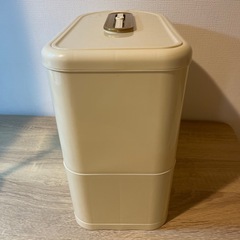 ⚜️家庭用米保存容器の画像