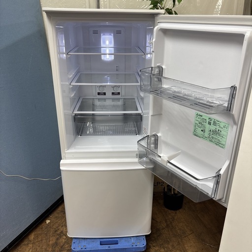 I538 ? ジモティー限定価格！ 2023年製の高年式♪ MITSUBISHI 冷蔵庫 (146L) ⭐ 動作確認済 ⭐ クリーニン