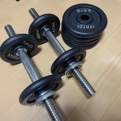 トレーニングベンチ&ダンベルのセットの画像