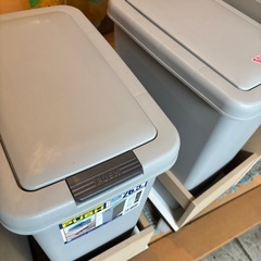 ゴミ箱の画像