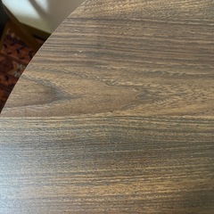 丸テーブルの画像
