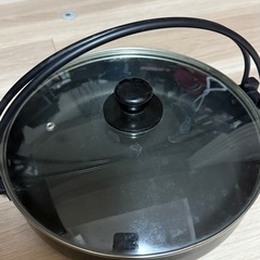 すき焼き鍋の画像