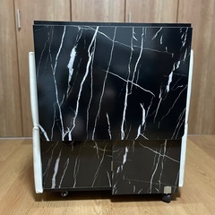 新品未使用　折りたたみダイニングテーブル　椅子4脚の画像