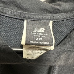 New Balance ブラックパーカー 2XLの画像
