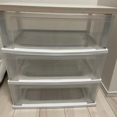 衣装ケースの画像