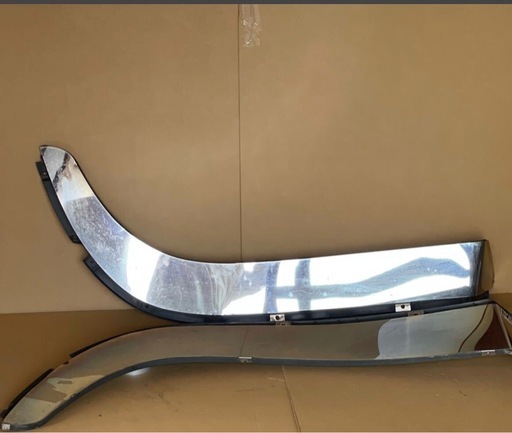 スーパーグレート　フロントフェンダー　ステンレスカバー付き