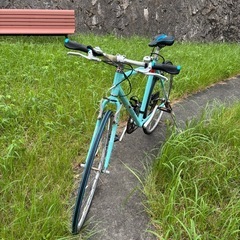 【取引中】(現地引取のみ)クロスバイク  700×23c 7段変速 スポーツ 自転車の画像