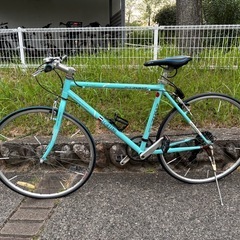 【取引中】(現地引取のみ)クロスバイク  700×23c 7段変速 スポーツ 自転車の画像