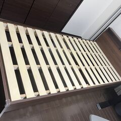ニトリ　跳ね上げすのこベッドフレーム　シングルの画像