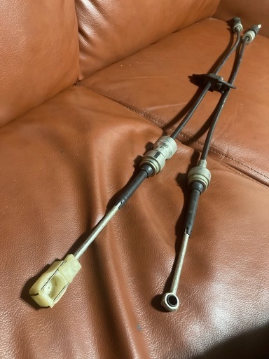 未使用 トヨタ スターレット GT ターボ《 E-EP82 》純正 トランスミッションケーブル 2本！