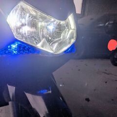 ホンダPCX125実動トップケース付き JF28前期非ESP　ワイドタイヤ4月交換溝半分、灯火類LED化、エアロ、トップケース付き、鍵2本ずつ、そのまま乗れますの画像