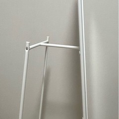 IKEA KNAPPER スタンドミラーの画像