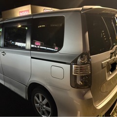 ボクシーZS車検込み30万‼️8人乗り‼️    学校、幼稚園、保育園の送迎‼️現場号‼️   エアコン寒い位効きます‼️値下げしました早い物勝ち‼️の画像