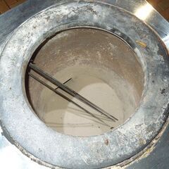 札幌内近郊限定 NARAYANI JAPAN 業務用タンドール窯 タンドリー釜 ナン タンドリーチキン インド料理 炭 調理器具 現状動作未確認 新道東店の画像