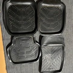 車のインナーマットの画像