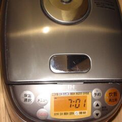 炊飯器★ZOJIRUSHI　NP-GF05★3合炊き★極め炊き★美品の画像