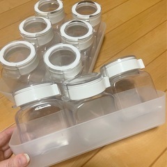 フレッシュロック300×9個！無印収納ケース付き！の画像