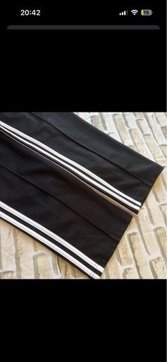 adidas トラックパンツ　