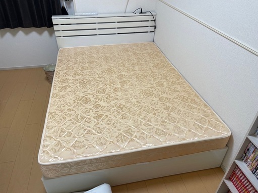 ダブルベッド フレームとマットレスセット