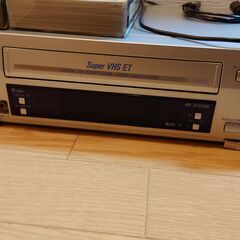 ビデオデッキ　VHS　VICTOR　HR-STG300とGV-USB２セットの画像