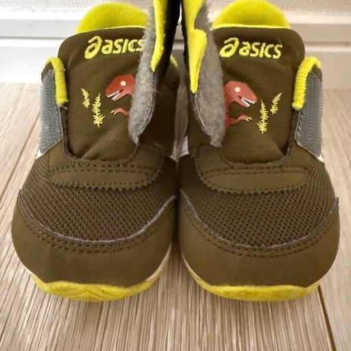 2足セット　asics スクスク13.5cm 恐竜　