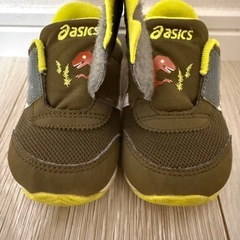 2足セット　asics スクスク13.5cm 恐竜　の画像