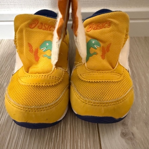 2足セット　asics スクスク13.5cm 恐竜　