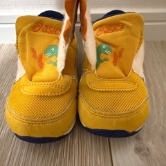 2足セット　asics スクスク13.5cm 恐竜　の画像
