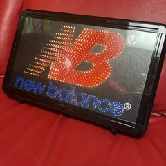 newbalance ニューバランス　電飾看板の画像