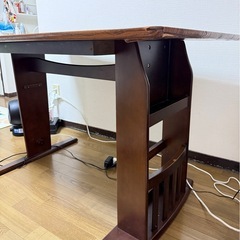 ダイニングテーブルの画像