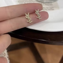 YSLゴールド&シルバーキャッチ付き両耳の画像