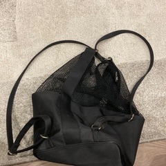 2wayデザインリュックとバッグの画像