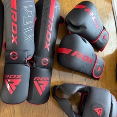 RDX ボクシンググローブ ヘッドギア レガース セットの画像
