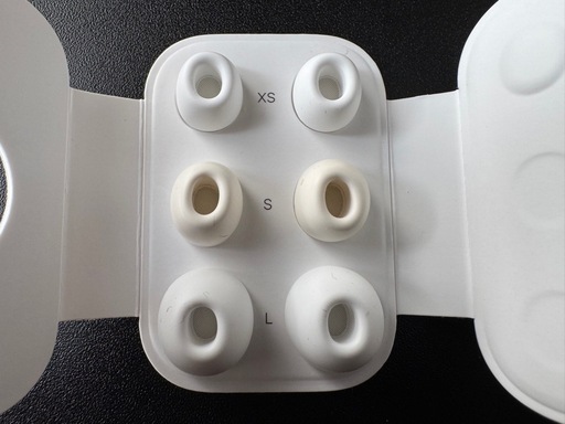 AirPods Pro 第2世代（付属品完備・美品）手渡し限定／練馬春日町