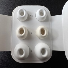 AirPods Pro 第2世代（付属品完備・美品）手渡し限定／練馬春日町の画像