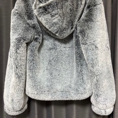 ZARA メンズフェイクファージャケットフード付の画像