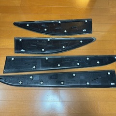 クラウンクロスオーバー　サイドガーニッシュの画像
