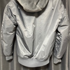 ZARAリバーシブルボンバー ジャケット メンズの画像