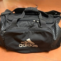 合宿や修学旅行に！アディダス大型スポーツバッグの画像