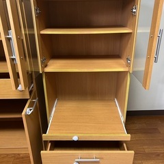 食器棚の画像