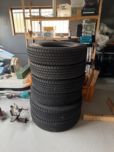 スタッドレスタイヤ