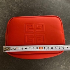 GIVENCHY ポーチの画像