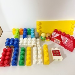 【欠品あり】アンパンマン わいわいパン工場ブロックバケツの画像