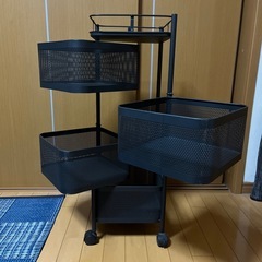 キャスター付きスチールラックの画像