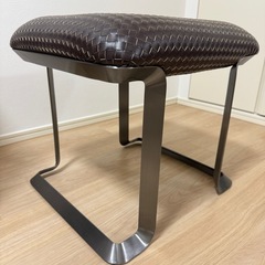 スツール　オーダーメイド　モダン ドレッサー・化粧台用のスツール 編み込み座面の画像
