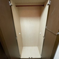 木製ワードローブの画像